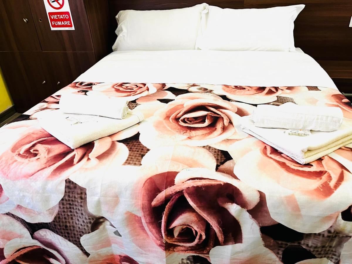Holiday Rome Guesthouse Bagian luar foto